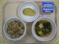 とりごぼうごはん、さつまいもの天ぷら、すまし汁