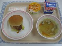 てりやきチキンバーガー、スープスパゲティ、みかんゼリー