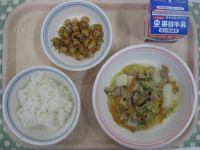 ご飯、八宝菜、大豆とじゃこの揚げ煮