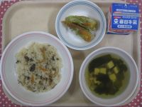 きんぴらずし、ちくわの磯辺揚げ、すまし汁