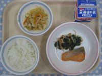 ご飯、鮭の塩焼き、野菜のおかかあえ、切干し大根の煮物