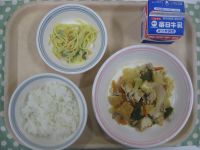 ご飯、厚揚げと豚肉のみそ炒め、中華風スパゲティサラダ