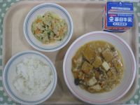 ご飯、厚揚げの野菜あんかけ、キャベツサラダ