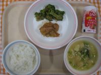 ご飯、鶏肉のレモン煮、ブロッコリーのおかか和え、かぼちゃのみそ汁、ジョア