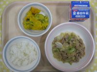 ご飯、豚肉のしょうが焼き、かぼちゃとポテトのサラダ