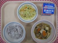 ゆかりご飯、肉豆腐、中華風スパゲティサラダ