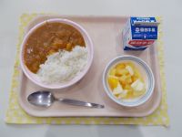 カレーライス、フルーツポンチ