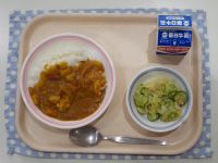 カレーライス、えだまめとツナのサラダ